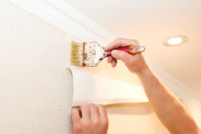Pose de papier peint à Venouse — revêtements muraux et toiles de verre